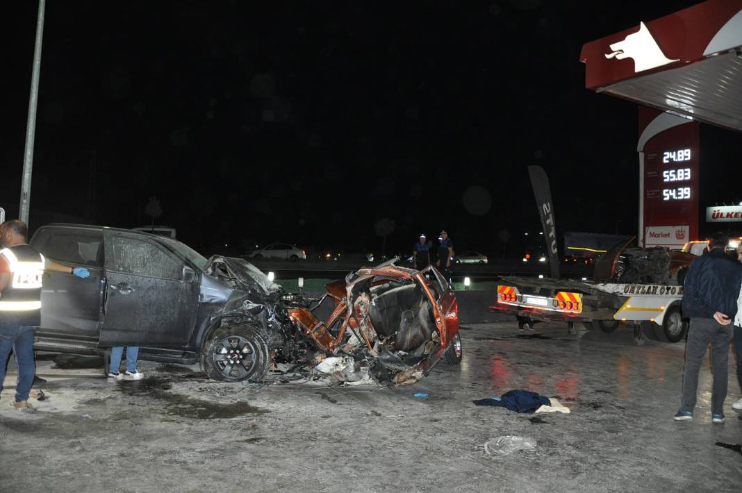 5 kişinin öldüğü trafik kazasında kimlikler belli oldu, acı an ortaya çıktı 17